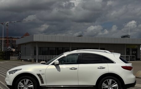 Infiniti QX70, 2015 год, 2 520 000 рублей, 6 фотография