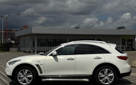 Infiniti QX70, 2015 год, 2 520 000 рублей, 7 фотография