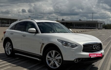 Infiniti QX70, 2015 год, 2 520 000 рублей, 3 фотография