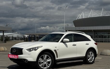 Infiniti QX70, 2015 год, 2 520 000 рублей, 8 фотография