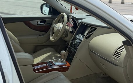 Infiniti QX70, 2015 год, 2 520 000 рублей, 13 фотография