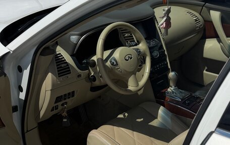 Infiniti QX70, 2015 год, 2 520 000 рублей, 12 фотография