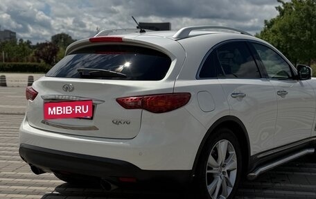 Infiniti QX70, 2015 год, 2 520 000 рублей, 9 фотография