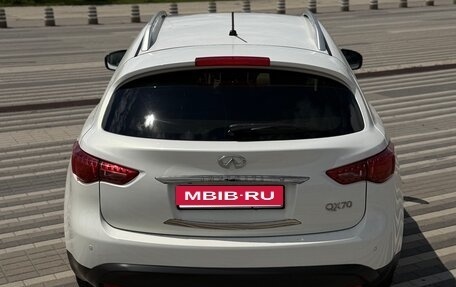 Infiniti QX70, 2015 год, 2 520 000 рублей, 10 фотография