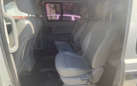 Hyundai Grand Starex Grand Starex I рестайлинг 2, 2015 год, 2 851 000 рублей, 15 фотография