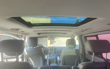 Hyundai Grand Starex Grand Starex I рестайлинг 2, 2015 год, 2 851 000 рублей, 16 фотография