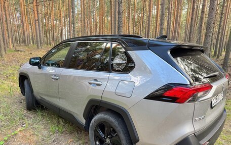 Toyota RAV4, 2021 год, 3 500 000 рублей, 9 фотография