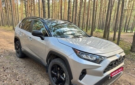 Toyota RAV4, 2021 год, 3 500 000 рублей, 13 фотография