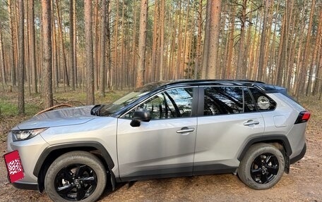 Toyota RAV4, 2021 год, 3 500 000 рублей, 12 фотография