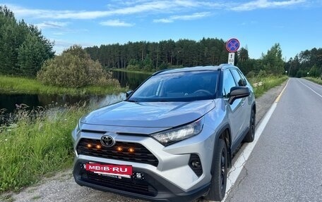 Toyota RAV4, 2021 год, 3 500 000 рублей, 8 фотография