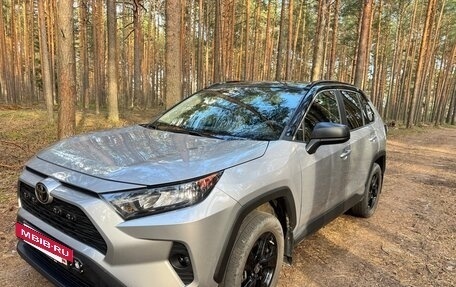 Toyota RAV4, 2021 год, 3 500 000 рублей, 14 фотография