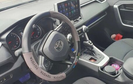 Toyota RAV4, 2021 год, 3 500 000 рублей, 28 фотография