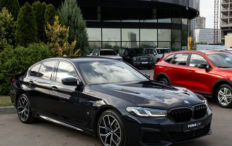 BMW 5 серия, 2021 год, 6 228 000 рублей, 2 фотография