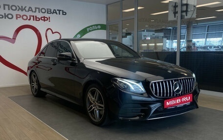 Mercedes-Benz E-Класс, 2018 год, 3 449 000 рублей, 3 фотография