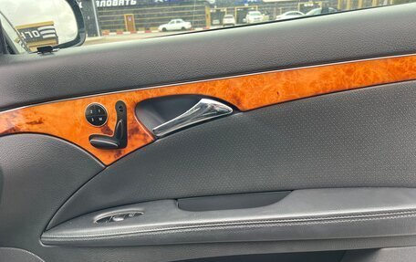 Mercedes-Benz E-Класс, 2005 год, 1 000 000 рублей, 9 фотография