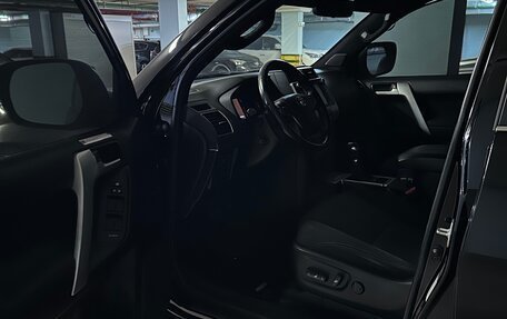 Toyota Land Cruiser Prado 150 рестайлинг 2, 2020 год, 5 500 000 рублей, 8 фотография