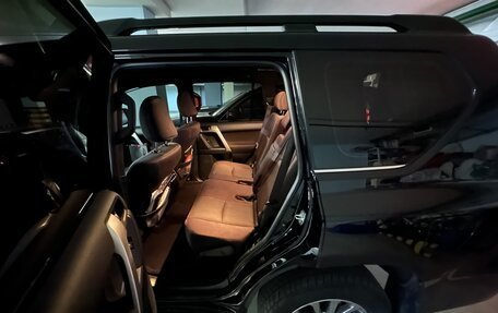 Toyota Land Cruiser Prado 150 рестайлинг 2, 2020 год, 5 500 000 рублей, 9 фотография