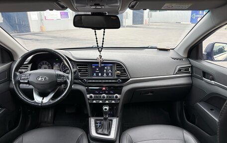 Hyundai Elantra VI рестайлинг, 2019 год, 1 750 000 рублей, 6 фотография