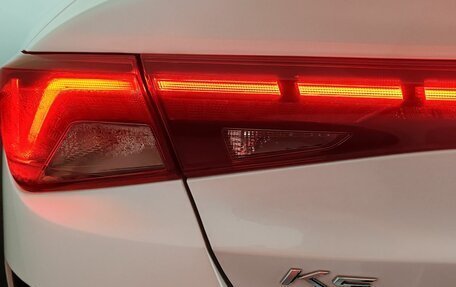 KIA K5, 2021 год, 2 650 000 рублей, 28 фотография