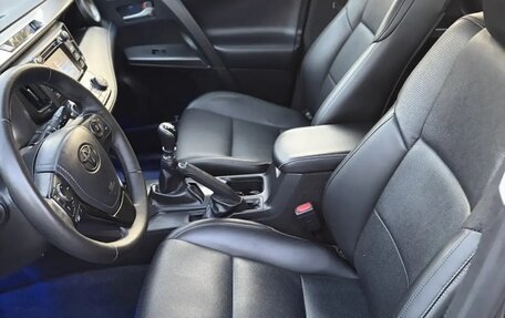 Toyota RAV4, 2015 год, 2 450 000 рублей, 16 фотография