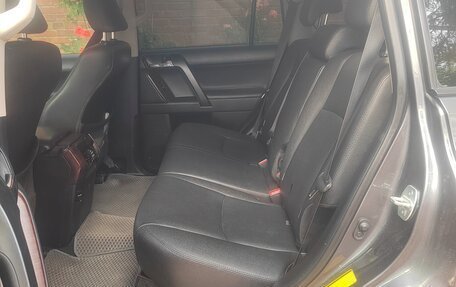 Toyota Land Cruiser Prado 150 рестайлинг 2, 2015 год, 3 400 000 рублей, 5 фотография