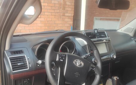 Toyota Land Cruiser Prado 150 рестайлинг 2, 2015 год, 3 400 000 рублей, 9 фотография