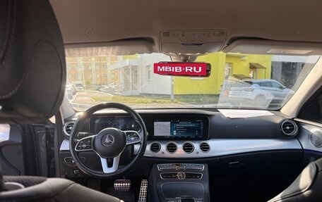 Mercedes-Benz E-Класс, 2019 год, 3 400 000 рублей, 7 фотография