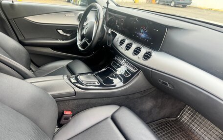 Mercedes-Benz E-Класс, 2021 год, 4 050 000 рублей, 6 фотография