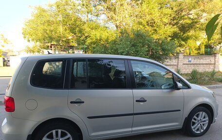 Volkswagen Touran III, 2011 год, 1 250 000 рублей, 5 фотография