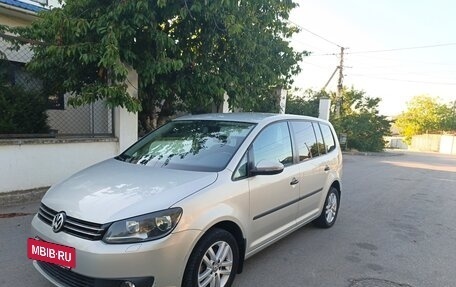 Volkswagen Touran III, 2011 год, 1 250 000 рублей, 2 фотография