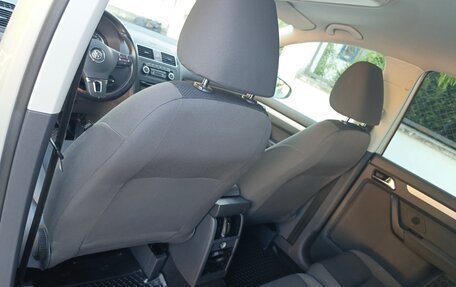 Volkswagen Touran III, 2011 год, 1 250 000 рублей, 14 фотография