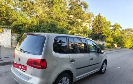 Volkswagen Touran III, 2011 год, 1 250 000 рублей, 8 фотография