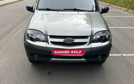 Chevrolet Niva I рестайлинг, 2011 год, 750 000 рублей, 4 фотография