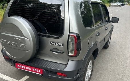 Chevrolet Niva I рестайлинг, 2011 год, 750 000 рублей, 10 фотография