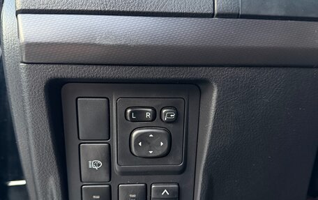 Toyota Land Cruiser Prado 150 рестайлинг 2, 2013 год, 2 825 000 рублей, 23 фотография