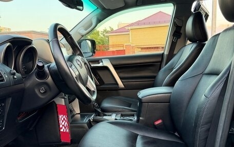 Toyota Land Cruiser Prado 150 рестайлинг 2, 2013 год, 2 825 000 рублей, 11 фотография