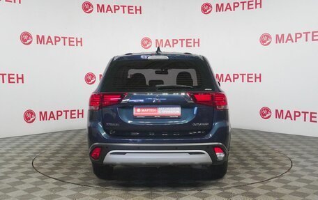 Mitsubishi Outlander III рестайлинг 3, 2018 год, 2 078 000 рублей, 6 фотография