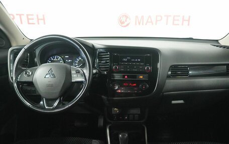 Mitsubishi Outlander III рестайлинг 3, 2018 год, 2 078 000 рублей, 15 фотография
