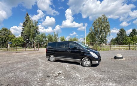 Hyundai H-1 II рестайлинг, 2013 год, 1 540 000 рублей, 2 фотография