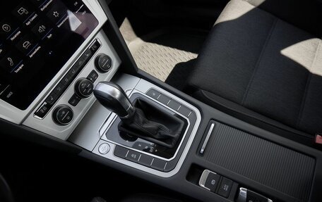 Volkswagen Passat B8 рестайлинг, 2019 год, 1 987 700 рублей, 10 фотография