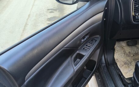 Mitsubishi Outlander III рестайлинг 3, 2014 год, 1 357 000 рублей, 13 фотография