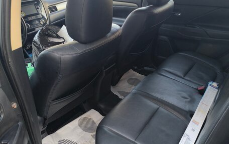 Mitsubishi Outlander III рестайлинг 3, 2014 год, 1 357 000 рублей, 17 фотография
