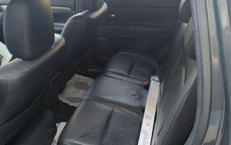 Mitsubishi Outlander III рестайлинг 3, 2014 год, 1 357 000 рублей, 16 фотография
