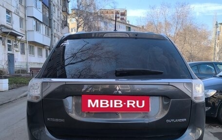 Mitsubishi Outlander III рестайлинг 3, 2014 год, 1 357 000 рублей, 6 фотография