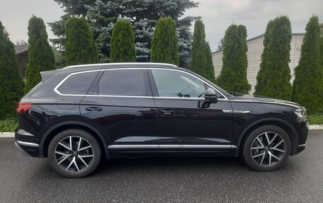 Volkswagen Touareg III, 2021 год, 6 300 000 рублей, 25 фотография