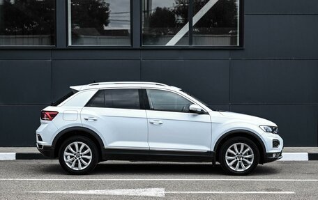 Volkswagen T-Roc I, 2021 год, 2 279 000 рублей, 5 фотография