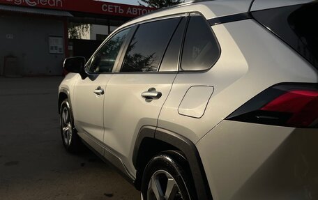 Toyota RAV4, 2020 год, 3 200 000 рублей, 4 фотография