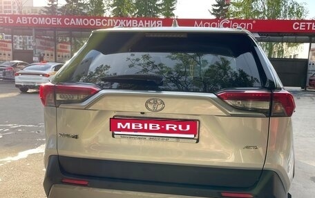 Toyota RAV4, 2020 год, 3 200 000 рублей, 5 фотография