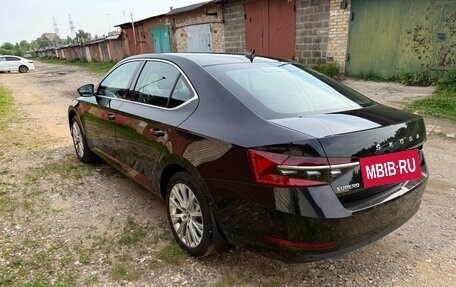 Skoda Superb III рестайлинг, 2022 год, 3 500 000 рублей, 5 фотография