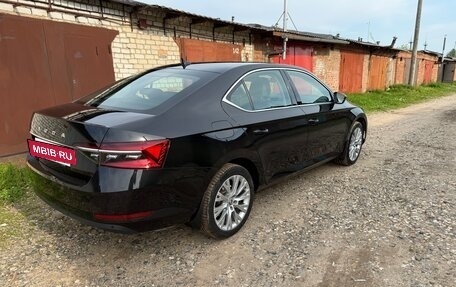 Skoda Superb III рестайлинг, 2022 год, 3 500 000 рублей, 3 фотография